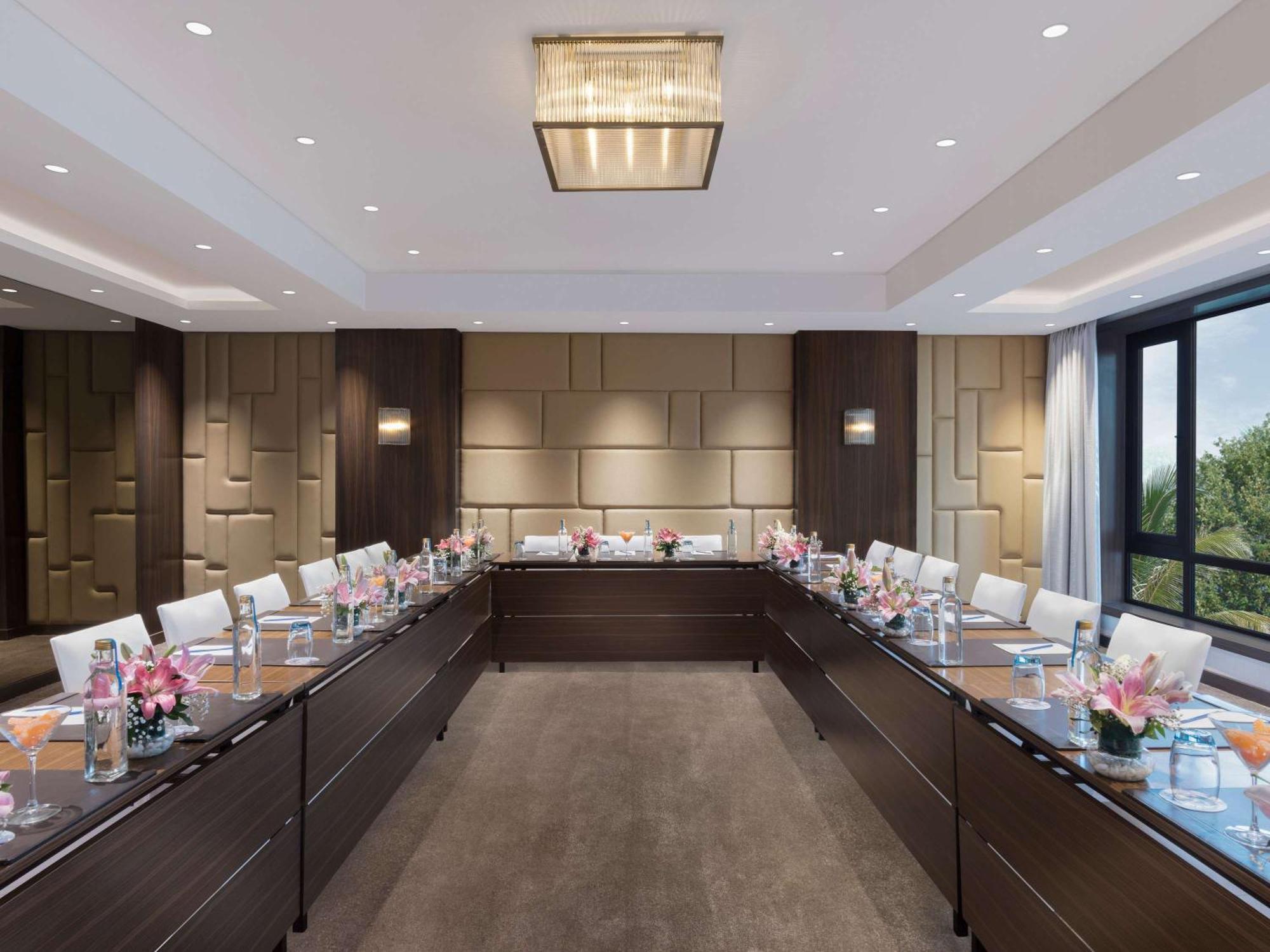 Novotel Lucknow Gomti Nagar Eksteriør bilde